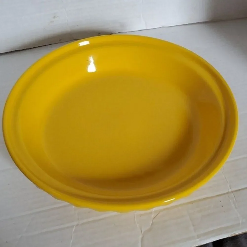 Fiestaware FIESTA Pie Plate Deep Dish Baking Bake Bakeware Baker Yellow CERAMIC